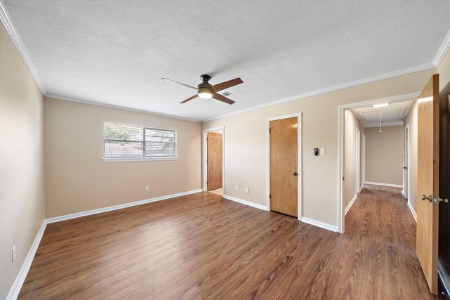 1104 Hillcrest Drive, Conroe, TX 77301