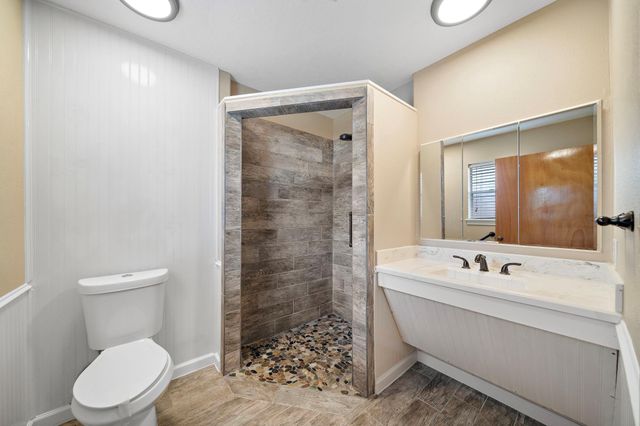 1104 Hillcrest Drive, Conroe, TX 77301