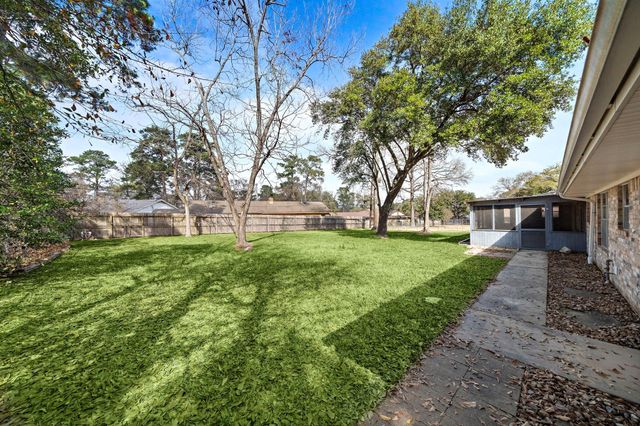 1104 Hillcrest Drive, Conroe, TX 77301