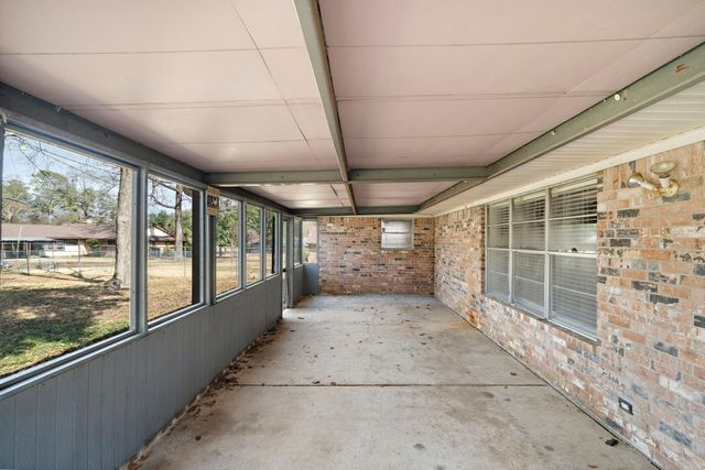 1104 Hillcrest Drive, Conroe, TX 77301