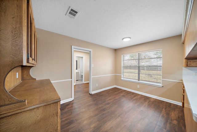 1104 Hillcrest Drive, Conroe, TX 77301