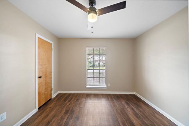 1104 Hillcrest Drive, Conroe, TX 77301