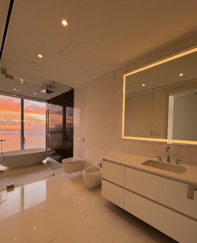 300 Biscayne Blvd Way 4201, Miami, FL 33131