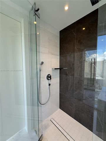 300 Biscayne Blvd Way 4201, Miami, FL 33131