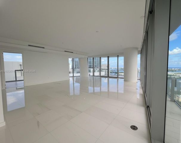 300 Biscayne Blvd Way 4201, Miami, FL 33131