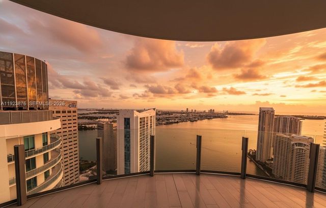 300 Biscayne Blvd Way 4201, Miami, FL 33131