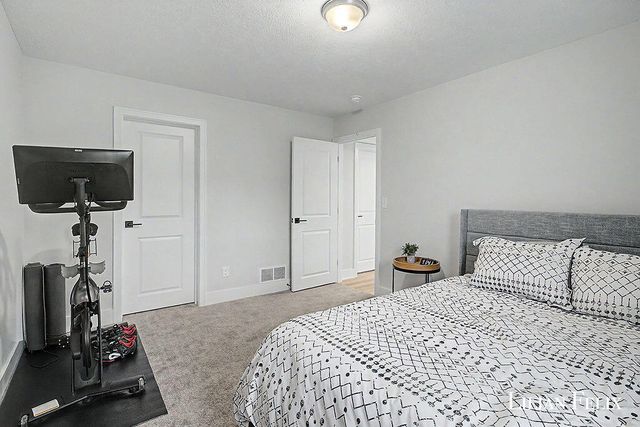 8825 Emerado Road, Jenison, MI 49428