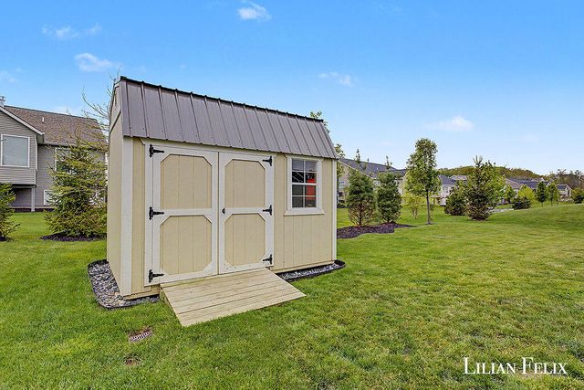8825 Emerado Road, Jenison, MI 49428