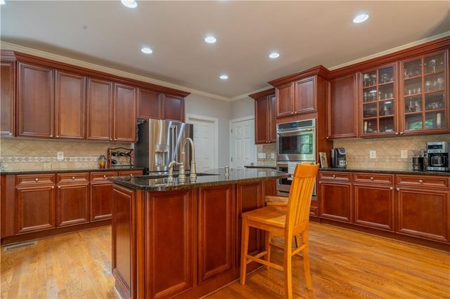 2204 Hollowbrooke Ct NW, Acworth, GA 30101