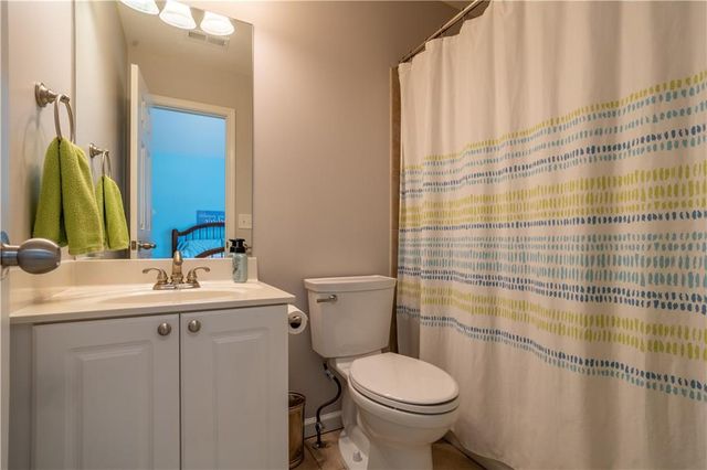 2204 Hollowbrooke Ct NW, Acworth, GA 30101