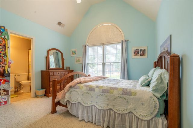 2204 Hollowbrooke Ct NW, Acworth, GA 30101