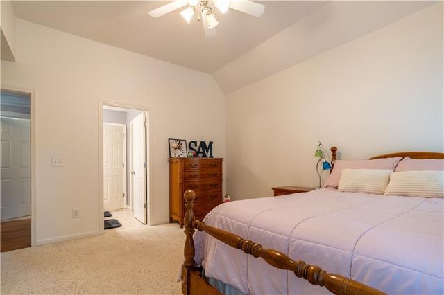 2204 Hollowbrooke Ct NW, Acworth, GA 30101
