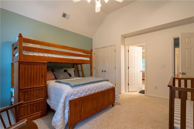 2204 Hollowbrooke Ct NW, Acworth, GA 30101