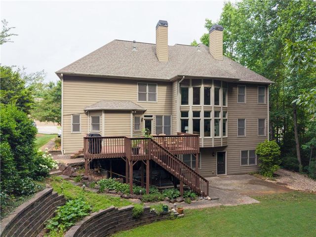 2204 Hollowbrooke Ct NW, Acworth, GA 30101
