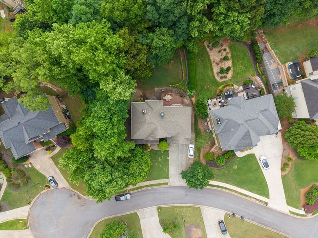 2204 Hollowbrooke Ct NW, Acworth, GA 30101