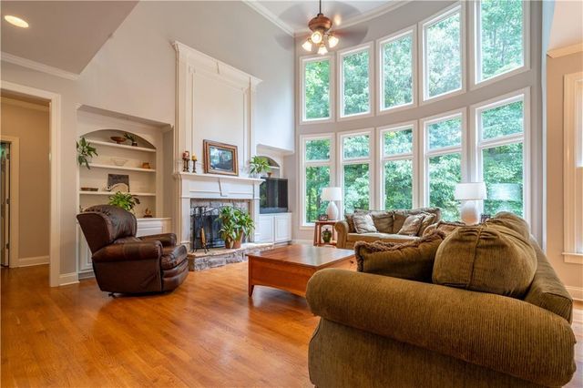 2204 Hollowbrooke Ct NW, Acworth, GA 30101