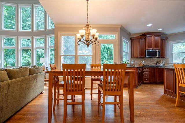 2204 Hollowbrooke Ct NW, Acworth, GA 30101