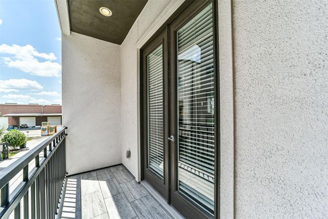 10806 Warwana Road G, Houston, TX 77043