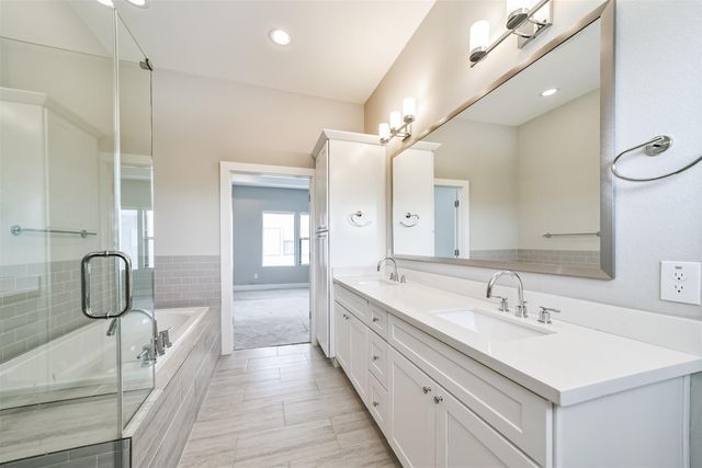 10806 Warwana Road G, Houston, TX 77043