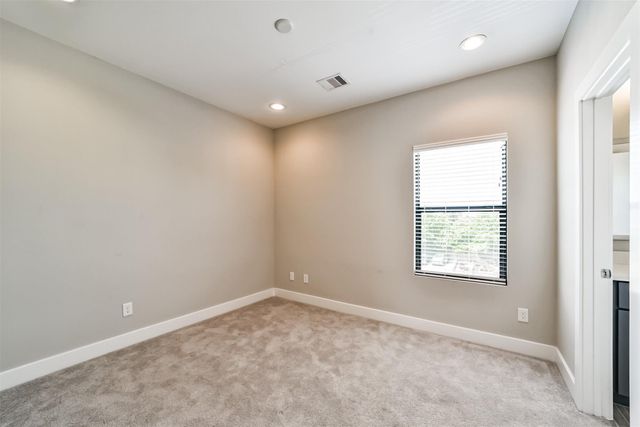 10806 Warwana Road G, Houston, TX 77043