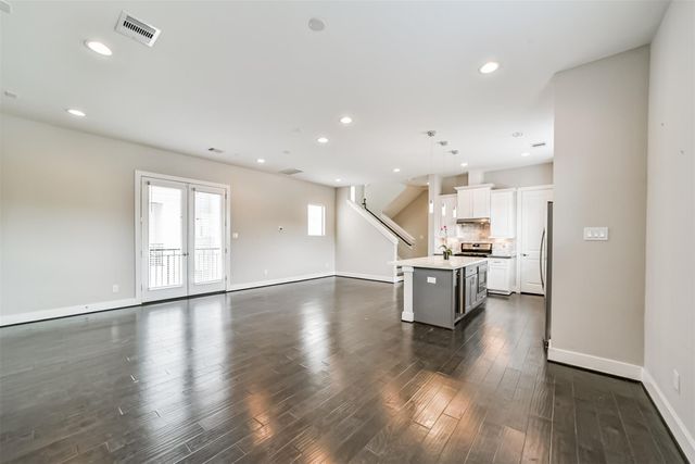 10806 Warwana Road G, Houston, TX 77043