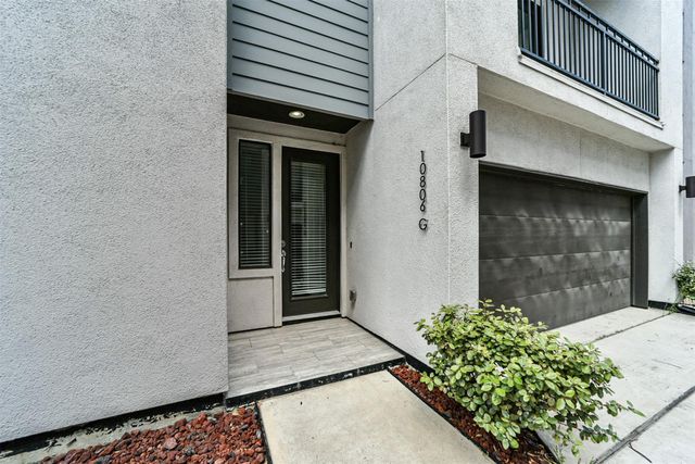 10806 Warwana Road G, Houston, TX 77043
