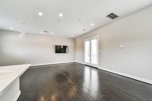 10806 Warwana Road G, Houston, TX 77043