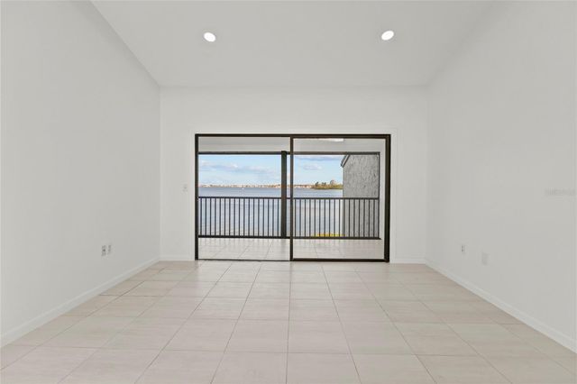 1511 PELICAN POINT DRIVE 279, Sarasota, FL 34231