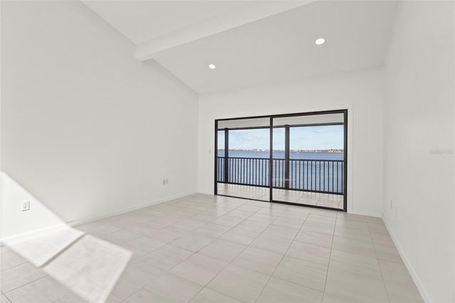 1511 PELICAN POINT DRIVE 279, Sarasota, FL 34231