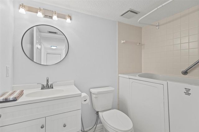 1511 PELICAN POINT DRIVE 279, Sarasota, FL 34231