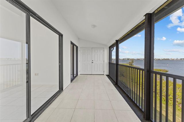 1511 PELICAN POINT DRIVE 279, Sarasota, FL 34231