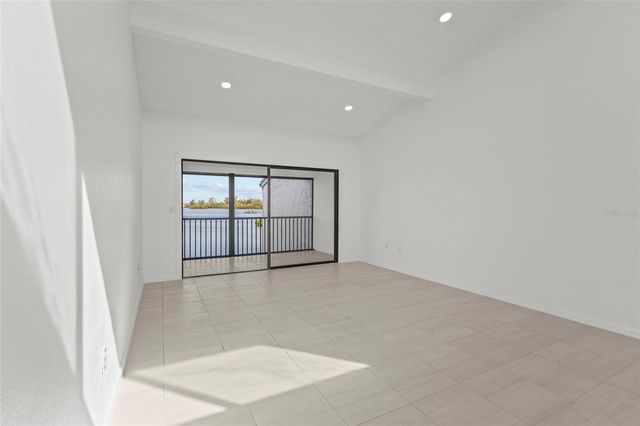 1511 PELICAN POINT DRIVE 279, Sarasota, FL 34231