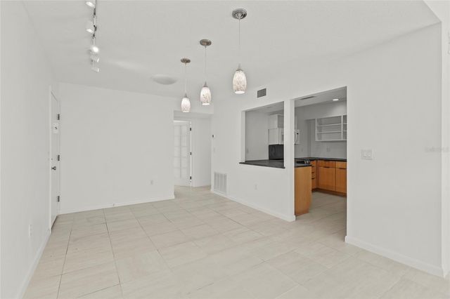 1511 PELICAN POINT DRIVE 279, Sarasota, FL 34231