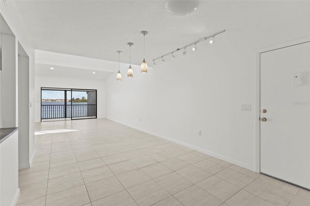 1511 PELICAN POINT DRIVE 279, Sarasota, FL 34231