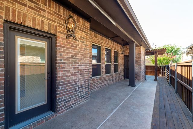 1008 Lone Ivory Trail, Arlington, TX 76005