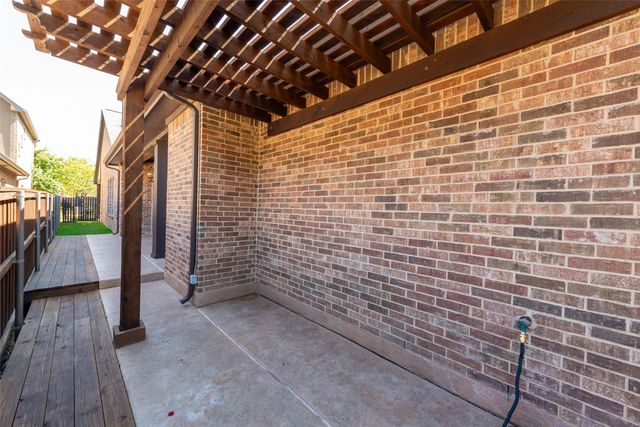 1008 Lone Ivory Trail, Arlington, TX 76005