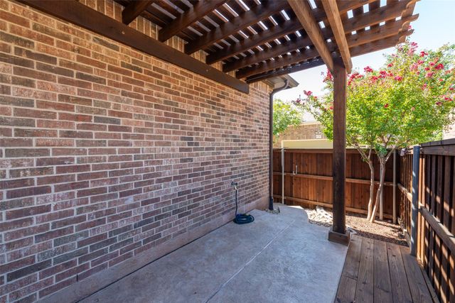 1008 Lone Ivory Trail, Arlington, TX 76005