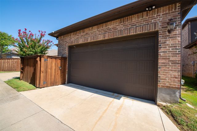 1008 Lone Ivory Trail, Arlington, TX 76005