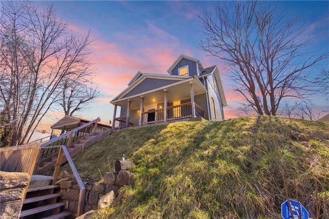 751 Stewart Avenue, Kansas City, KS 66101