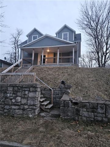 751 Stewart Avenue, Kansas City, KS 66101