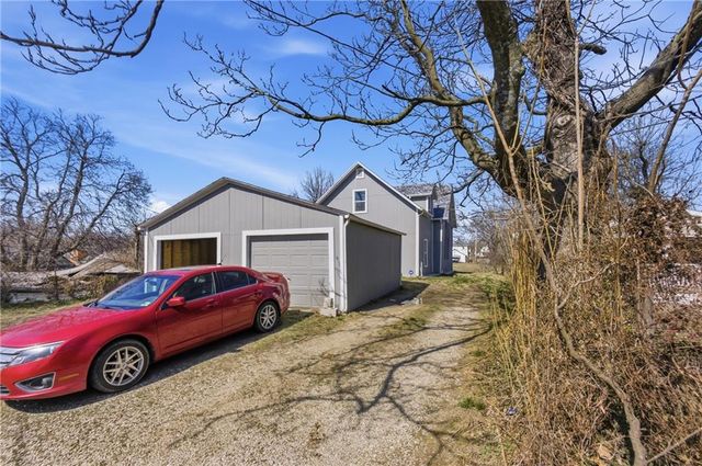 751 Stewart Avenue, Kansas City, KS 66101