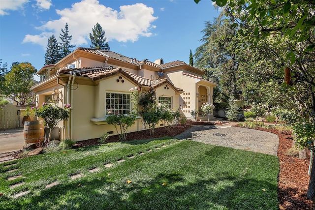 1990 Valparaiso Avenue, Menlo Park, CA 94025