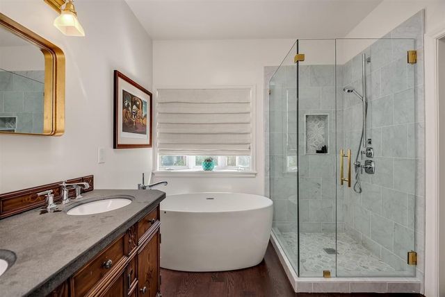1990 Valparaiso Avenue, Menlo Park, CA 94025