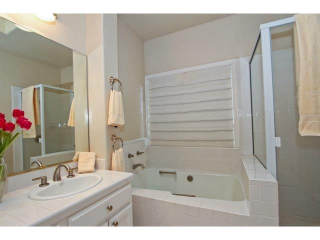 1990 Valparaiso Avenue, Menlo Park, CA 94025