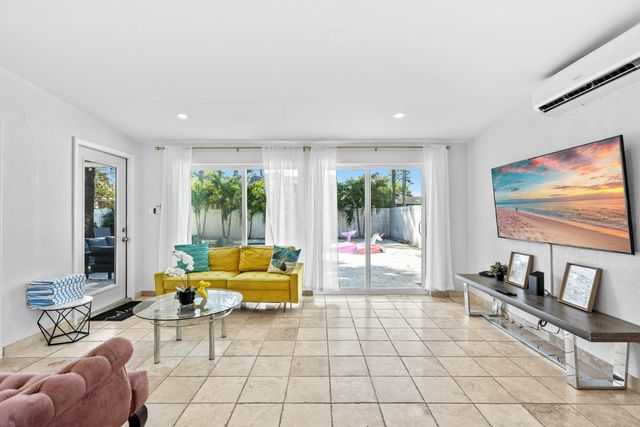 1812 SW 9th Street, Fort Lauderdale, FL 33312