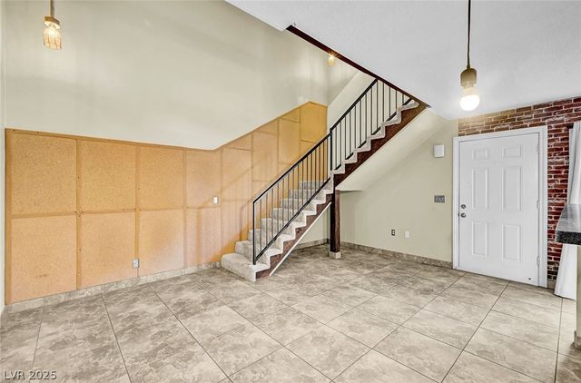 311 Brookside Lane B, Las Vegas, NV 89107