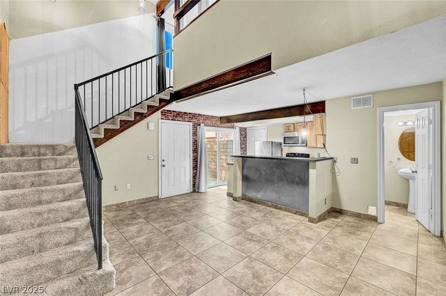 311 Brookside Lane B, Las Vegas, NV 89107