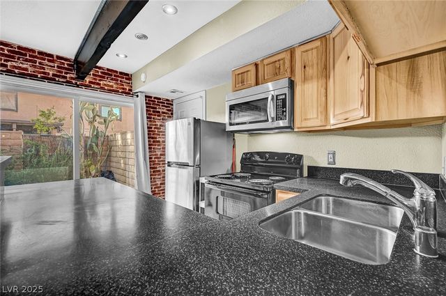 311 Brookside Lane B, Las Vegas, NV 89107