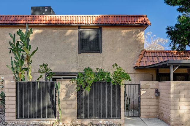 311 Brookside Lane B, Las Vegas, NV 89107