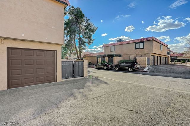311 Brookside Lane B, Las Vegas, NV 89107
